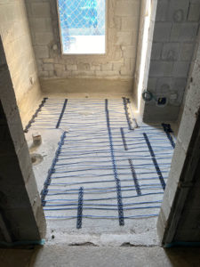 Execução de aquecimento de piso da suíte master