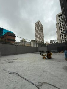 Execução do piso da quadra