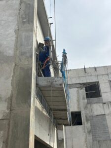 Término da instalação de molduras verticais