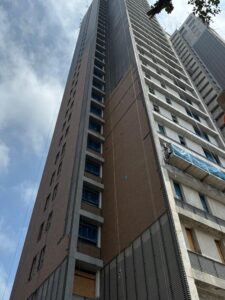 Instalação de cerâmica da fachada