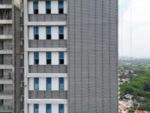 Execução de estrutura de fachada ventilada
