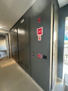 Instalação de comunicação visual vinculada à AVCB
