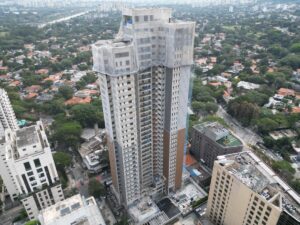 Vista geral – fachada início do mês