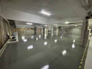 Início da pintura epóxi do subsolo
